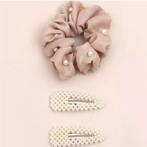 Anthropologie Pearl-Embellished Hair Accessories Set in Cream